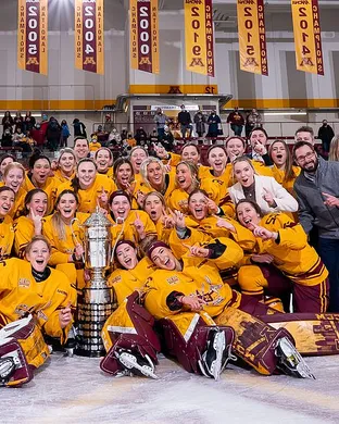 Minnesota Golden Gophers Hockey Duluth